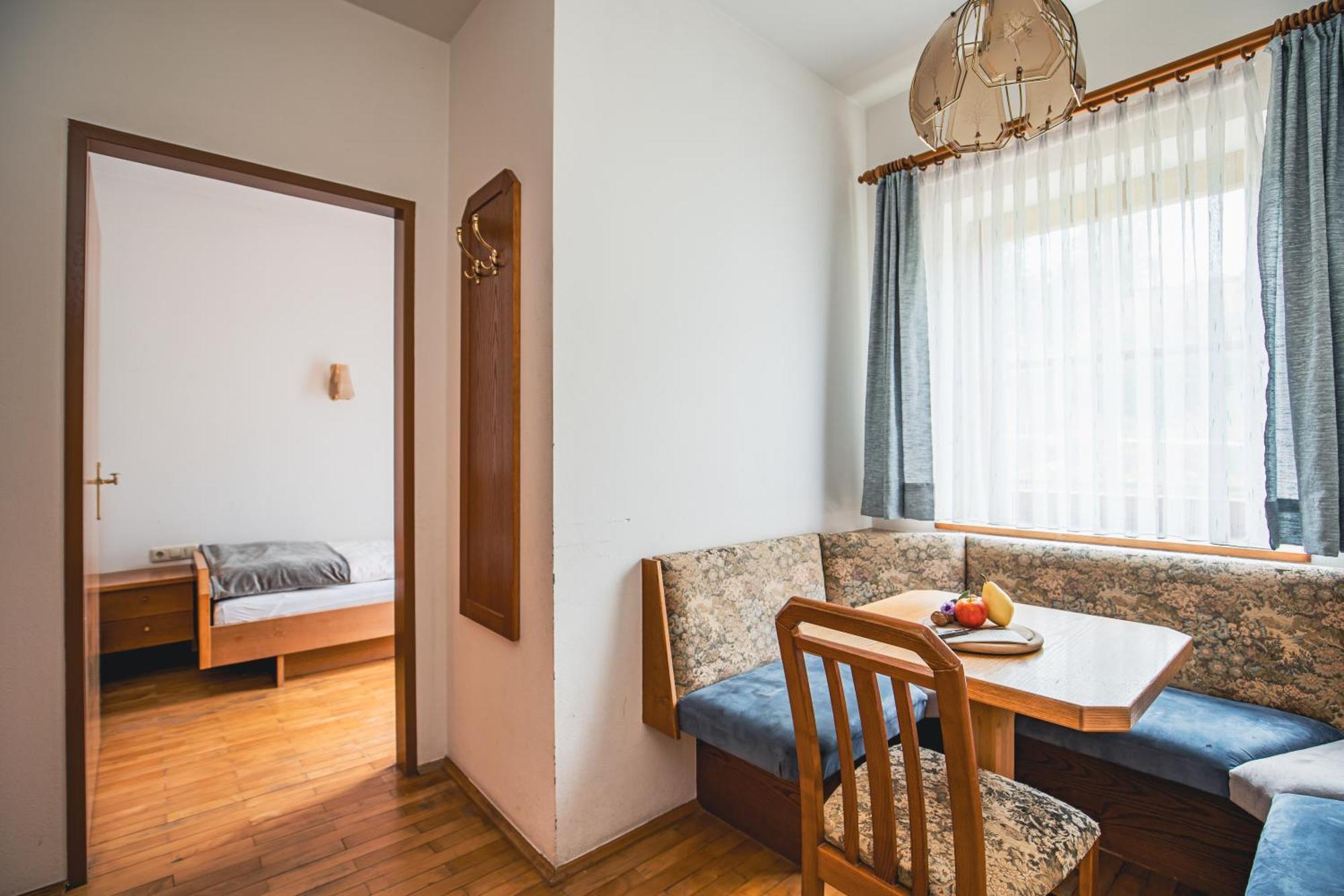 Gasthof Wiesenhofer Hotel Miesenbach  Buitenkant foto