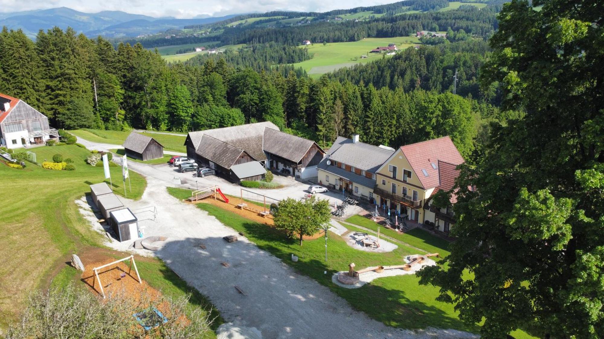 Gasthof Wiesenhofer Hotel Miesenbach  Buitenkant foto