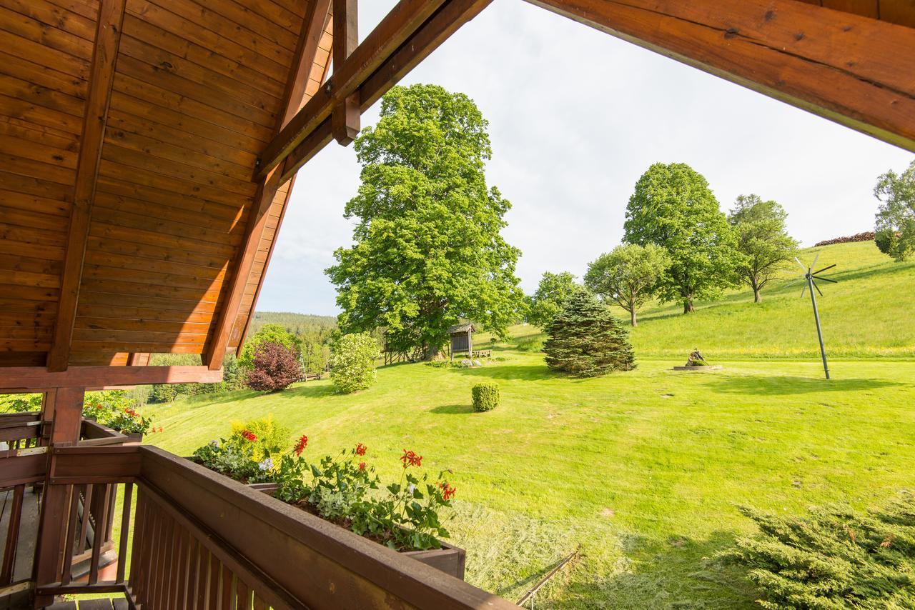 Gasthof Wiesenhofer Hotel Miesenbach  Buitenkant foto