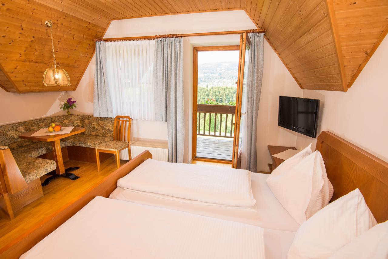 Gasthof Wiesenhofer Hotel Miesenbach  Buitenkant foto